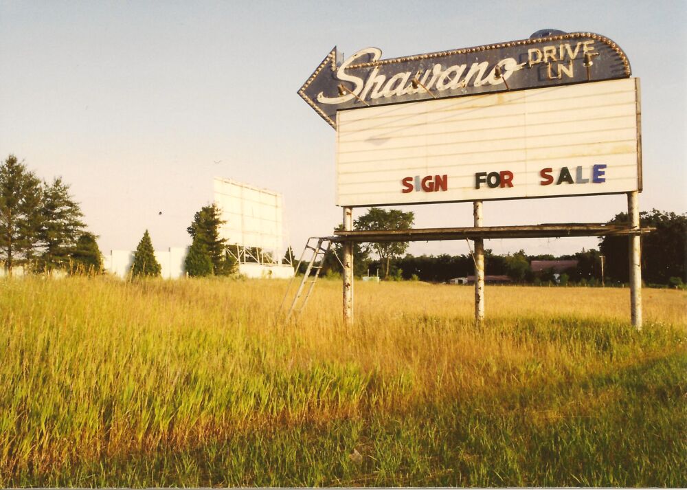 Twin Crescent Drive-In